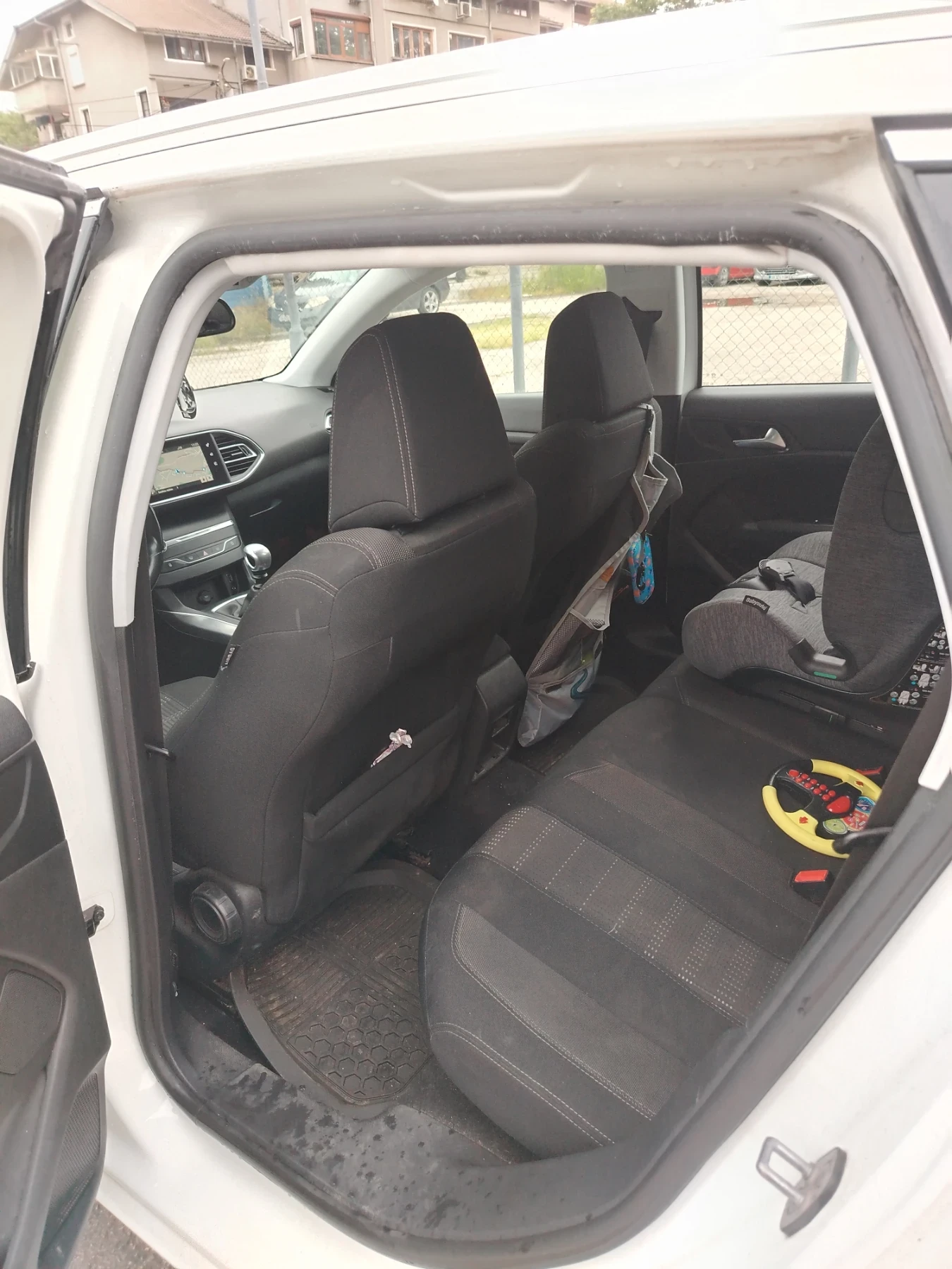 Peugeot 308 1.6HDI, снимка 7 - Автомобили и джипове - 55247836