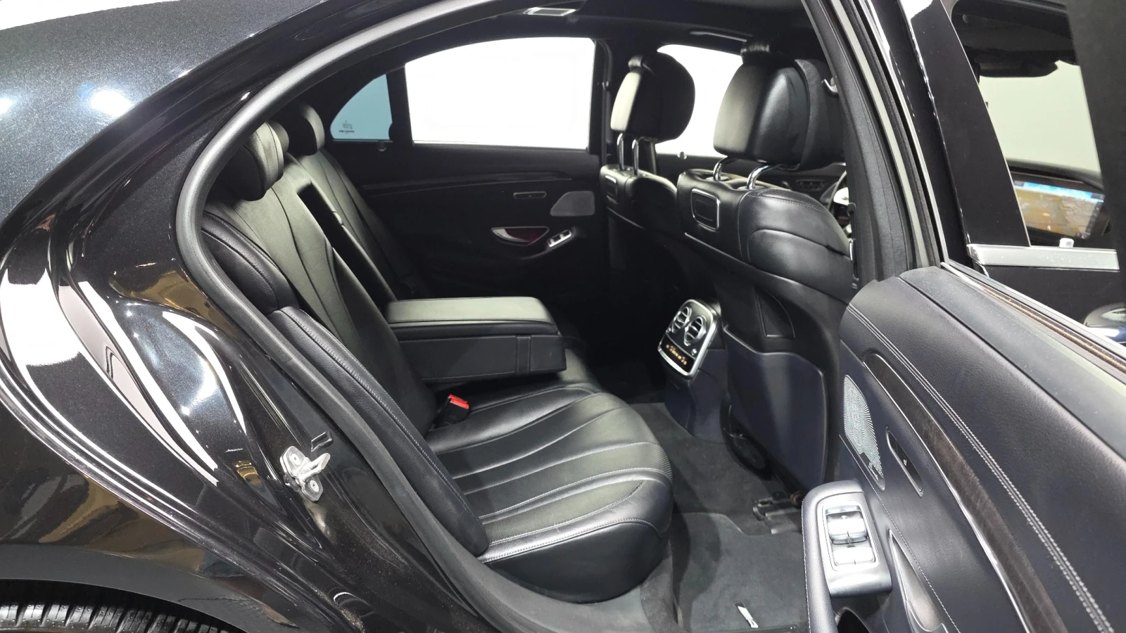 Mercedes-Benz S 350 * МАСАЖИ* ДИСТРОНИК* 360 КАМЕРА* ВАКУМ* ОБДУХВАНЕ*, снимка 16 - Автомобили и джипове - 55283090