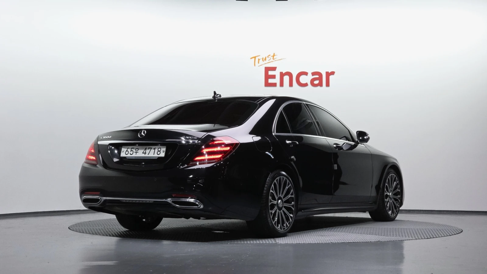 Mercedes-Benz S 350 * МАСАЖИ* ДИСТРОНИК* 360 КАМЕРА* ВАКУМ* ОБДУХВАНЕ*, снимка 4 - Автомобили и джипове - 55283090