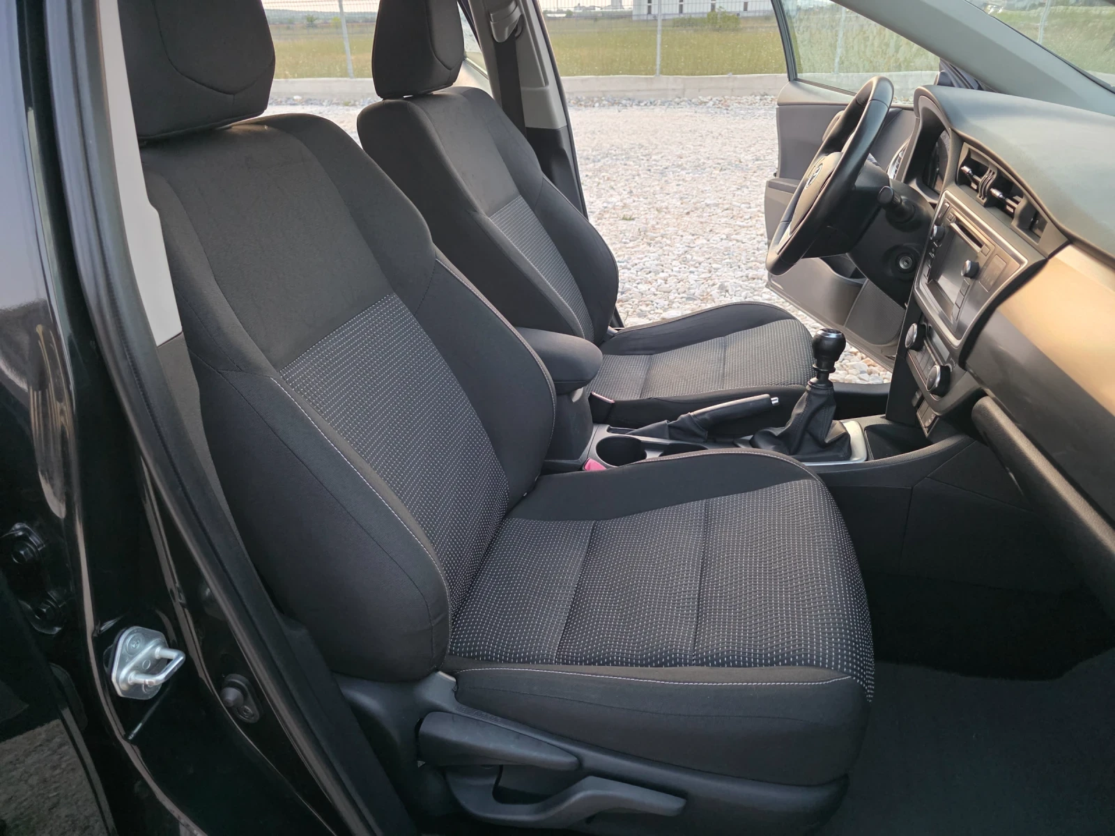 Toyota Auris 1.6 Vvti с Гаранция в Тойота Navi Камера, снимка 8 - Автомобили и джипове - 55450720