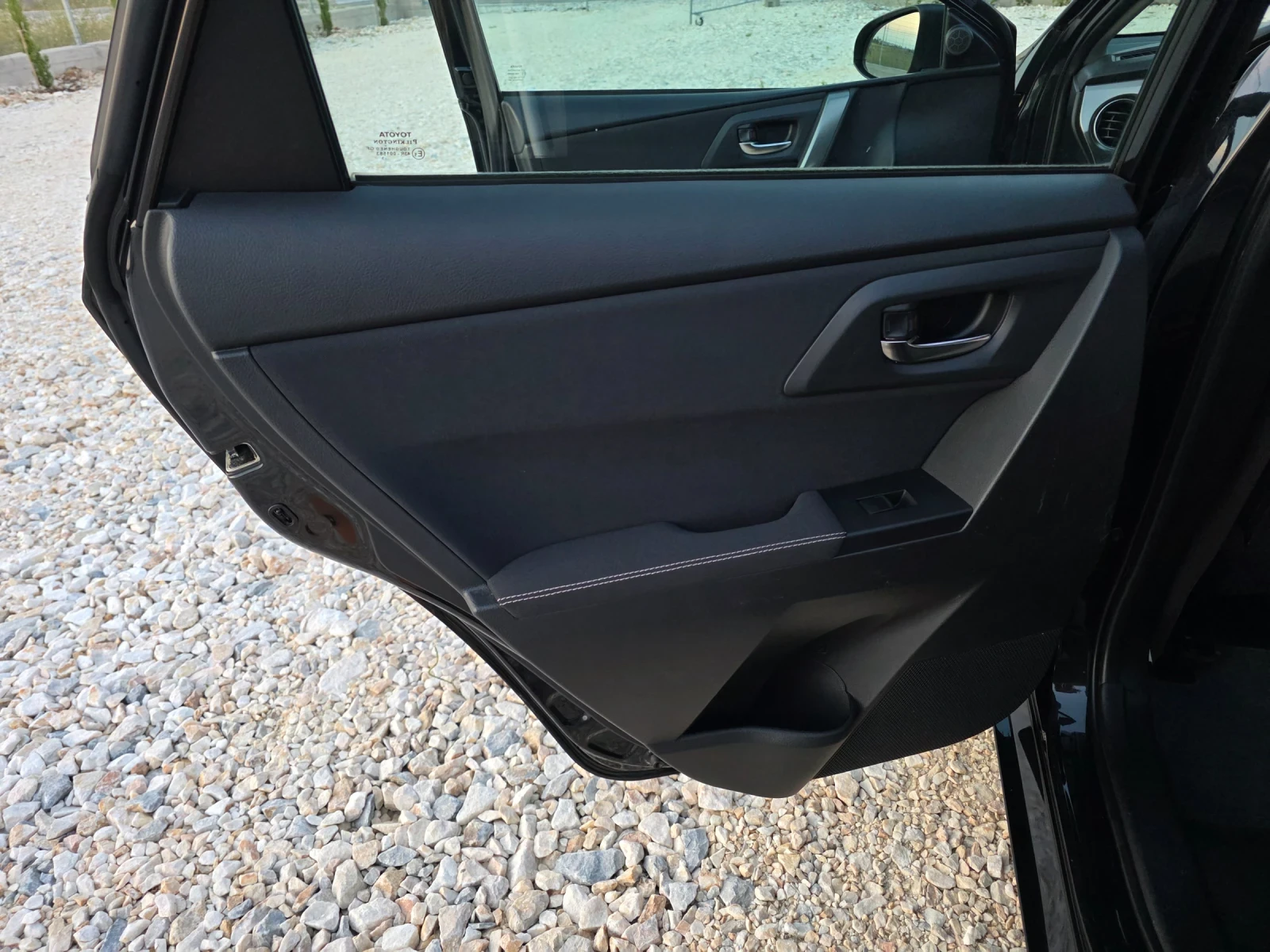 Toyota Auris 1.6 Vvti с Гаранция в Тойота Navi Камера, снимка 9 - Автомобили и джипове - 55450720