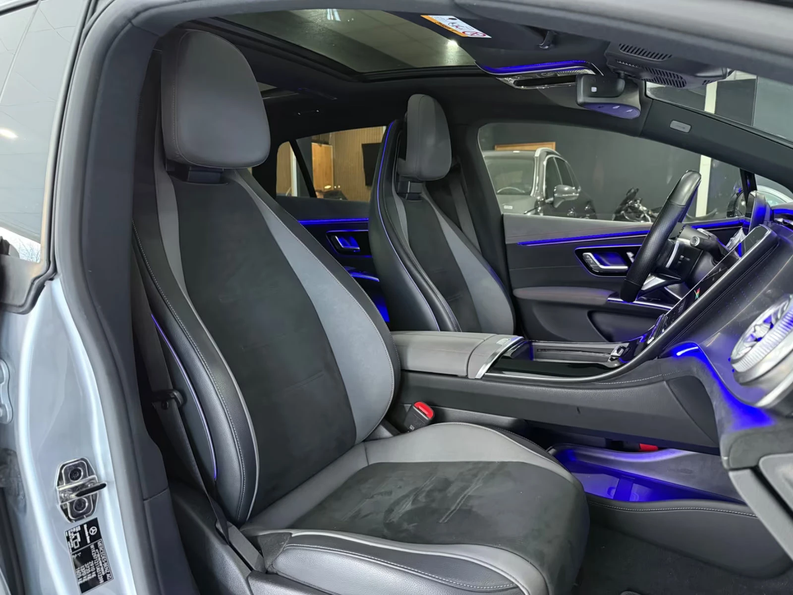 Mercedes-Benz EQS 350/292HP/AMG/PANO/NIGHT/360/HUD/BURM/732z, снимка 10 - Автомобили и джипове - 55587094