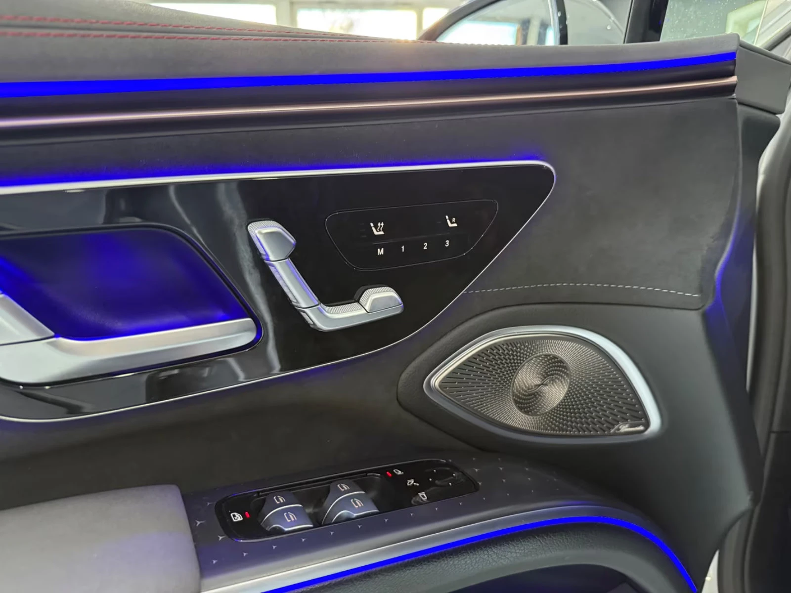 Mercedes-Benz EQS 350/292HP/AMG/PANO/NIGHT/360/HUD/BURM/732z, снимка 15 - Автомобили и джипове - 55587094