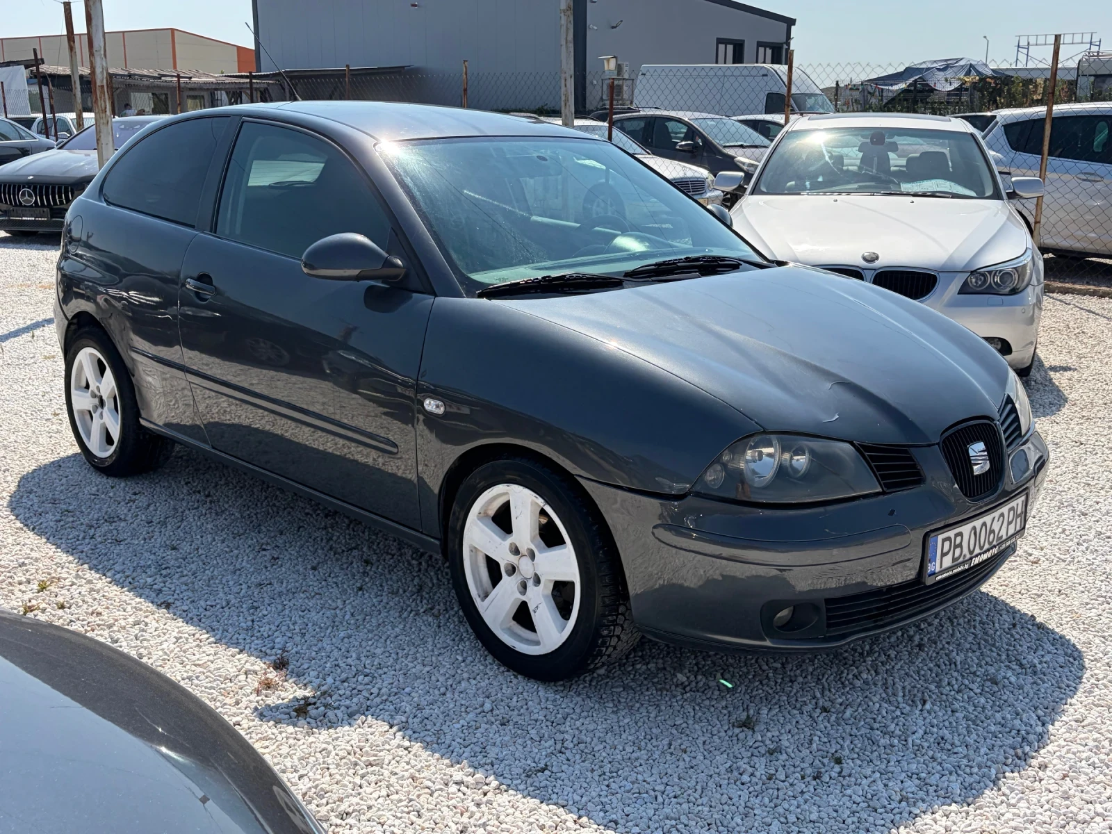 Seat Ibiza 90hp Pioneer Климатик, снимка 3 - Автомобили и джипове - 55705542