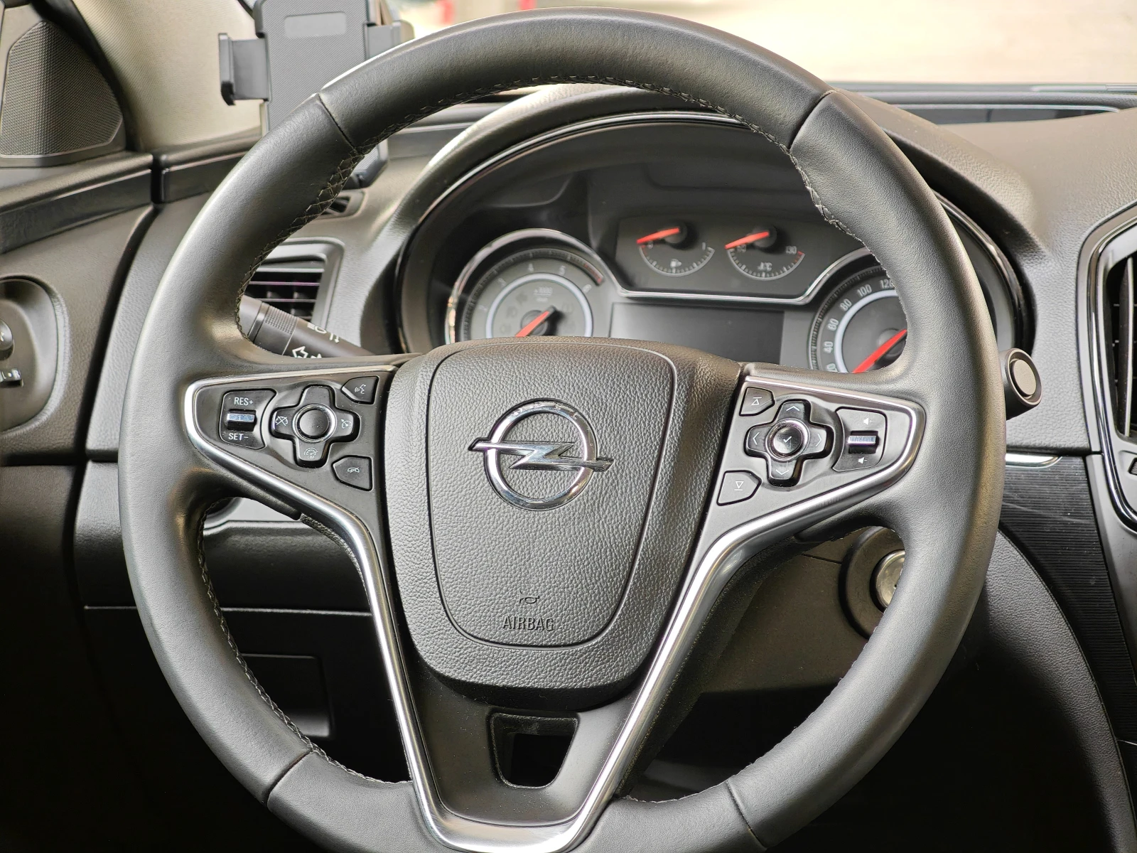 Opel Insignia 2.0 CDTI, снимка 9 - Автомобили и джипове - 55964949