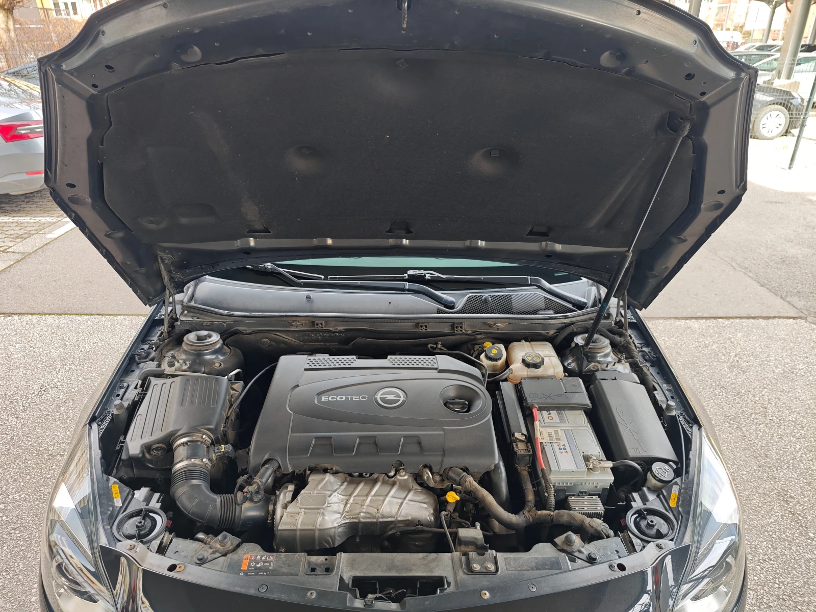 Opel Insignia 2.0 CDTI, снимка 15 - Автомобили и джипове - 55964949