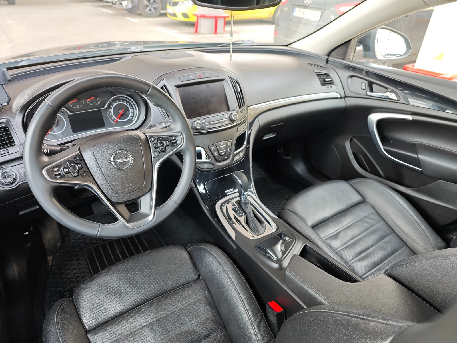 Opel Insignia 2.0 CDTI, снимка 16 - Автомобили и джипове - 55964949