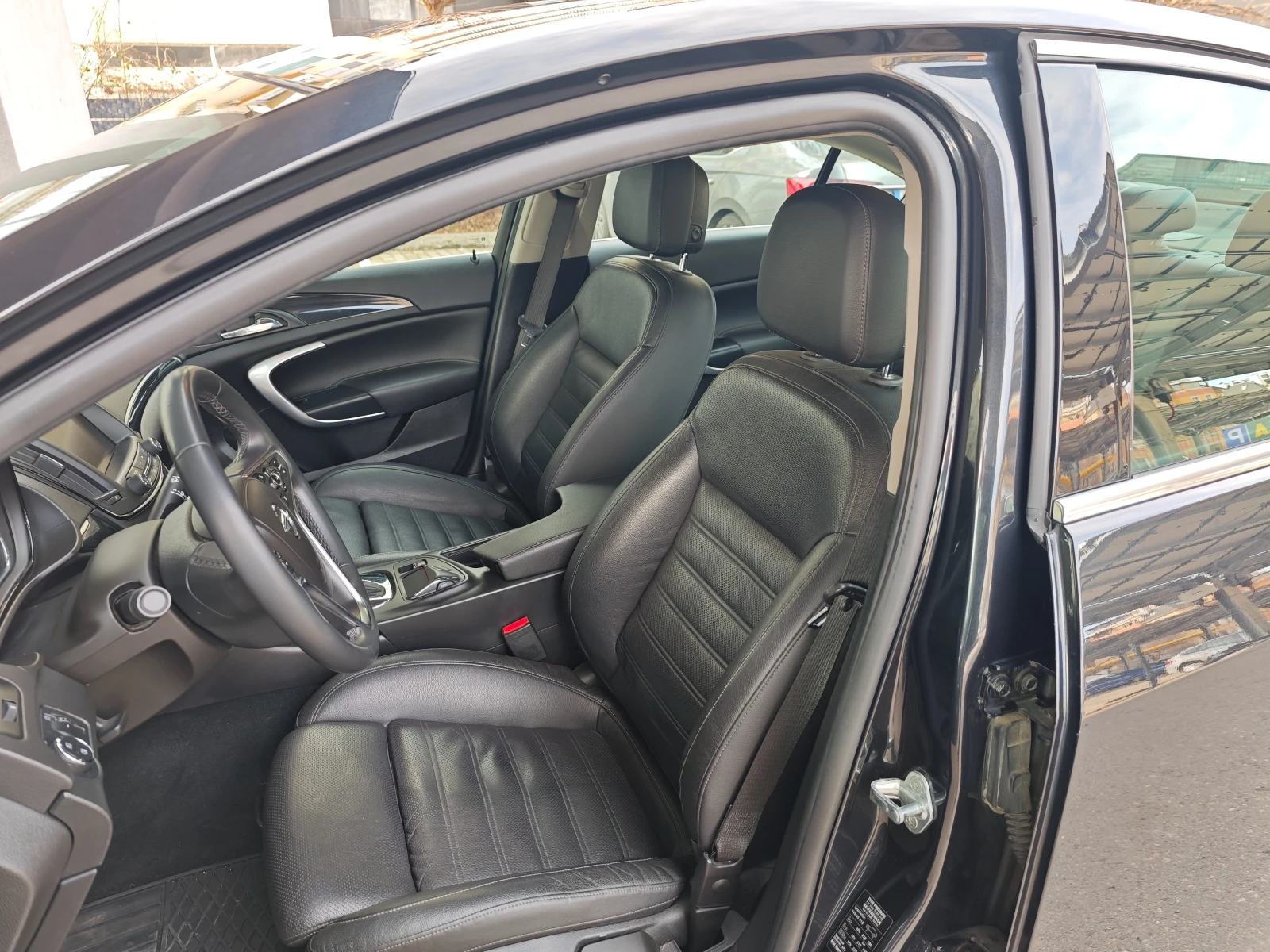 Opel Insignia 2.0 CDTI, снимка 11 - Автомобили и джипове - 55964949
