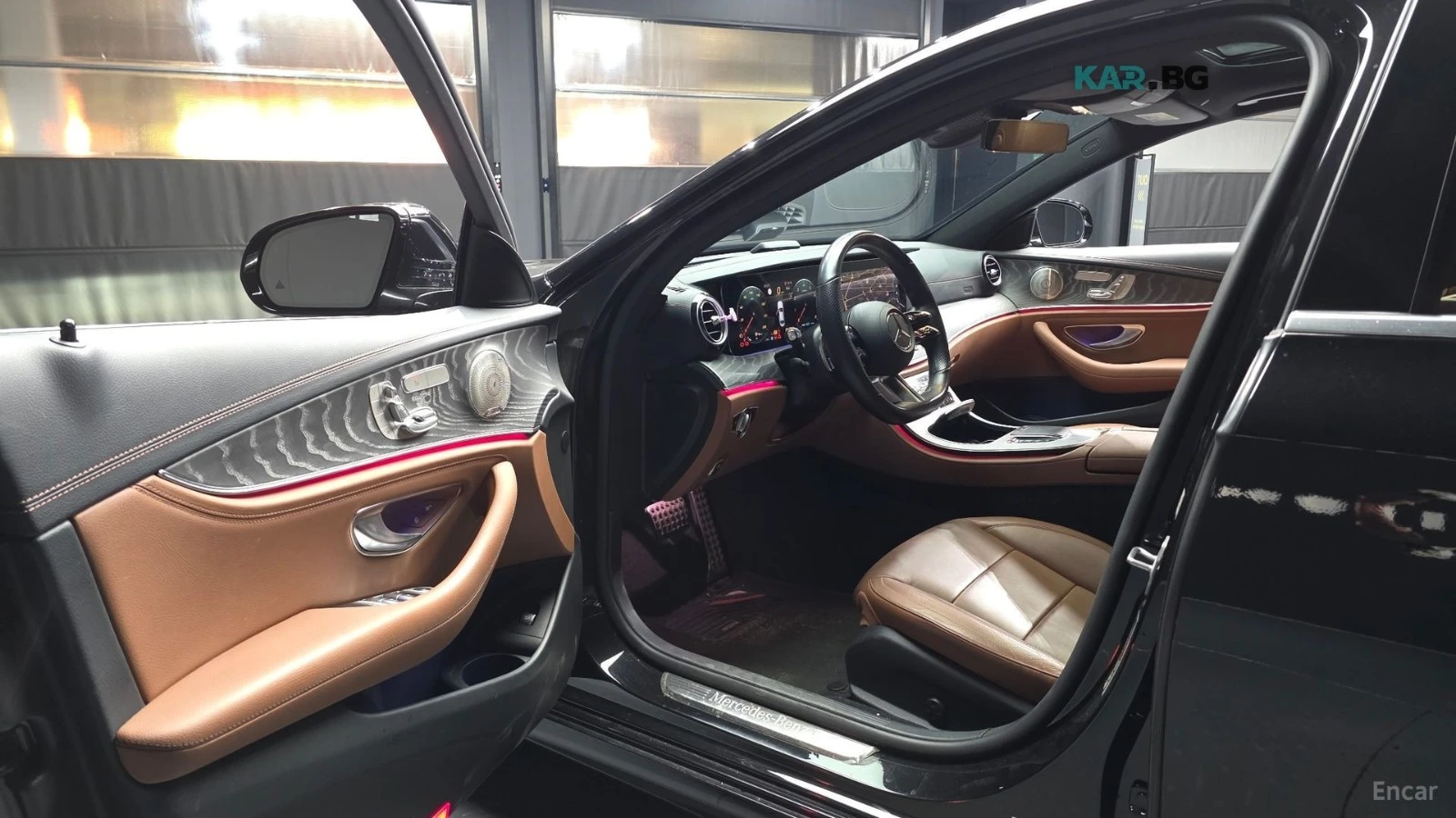 Mercedes-Benz E 350 AMG* 4MATIC* 360 CAM* BURMESTER* HEADUP* ПАМЕТ* , снимка 10 - Автомобили и джипове - 56070537