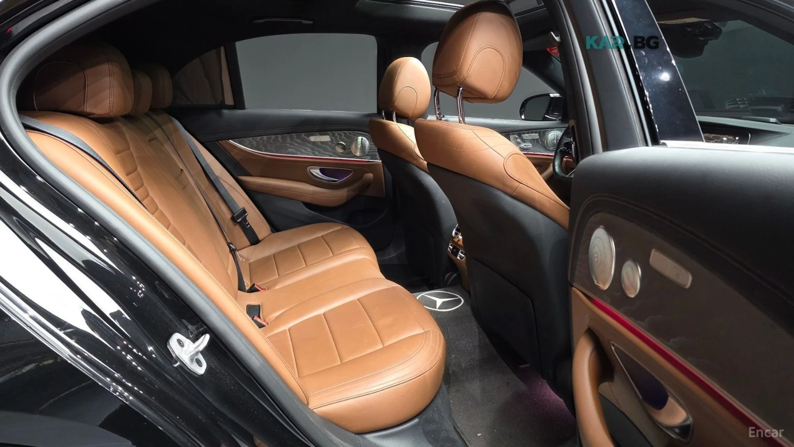 Mercedes-Benz E 350 AMG* 4MATIC* 360 CAM* BURMESTER* HEADUP* ПАМЕТ* , снимка 12 - Автомобили и джипове - 56070537
