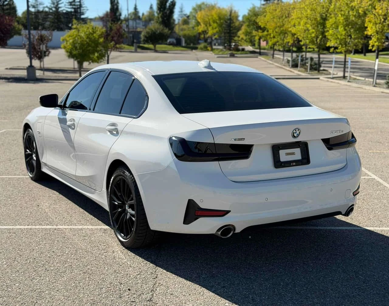 BMW 330 * 330e xDrive * CARFAX * ����� �� ����������� | Mobile.bg � ����������� 15