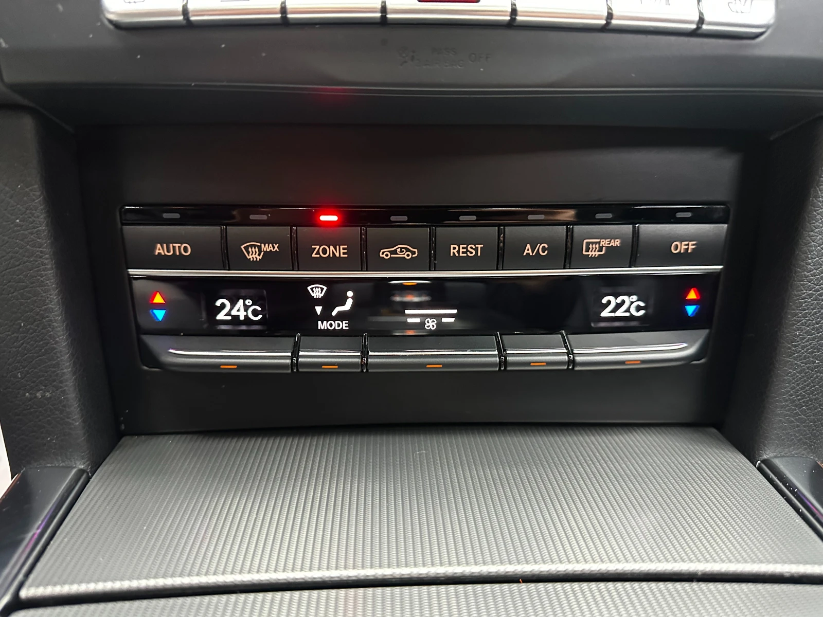 Mercedes-Benz E 350 3.0d 252 к.с./4matic/реални км, снимка 13 - Автомобили и джипове - 56613721