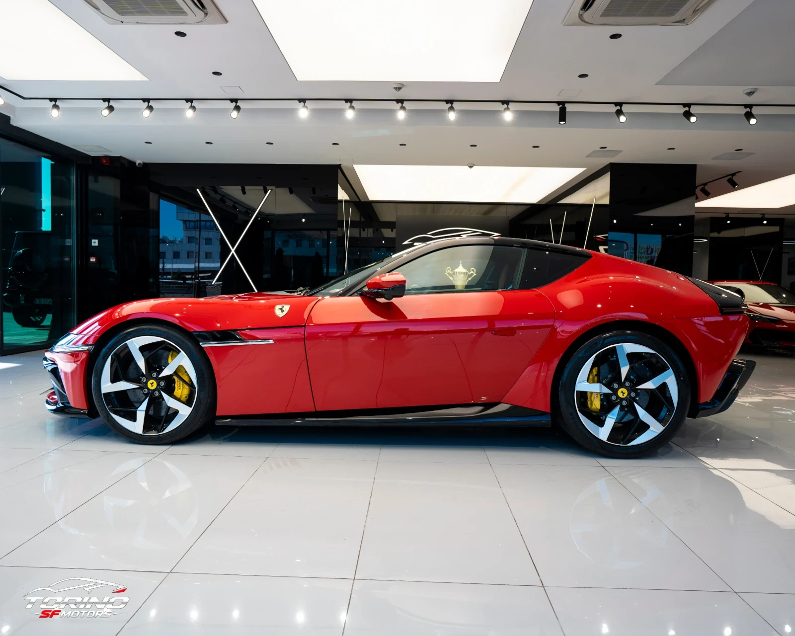 Ferrari 12 Cilindri ROSSO CORSA* 3500KM* LIFT* CARBON* CERAMICS* FULL* | Mobile.bg � ����������� 2