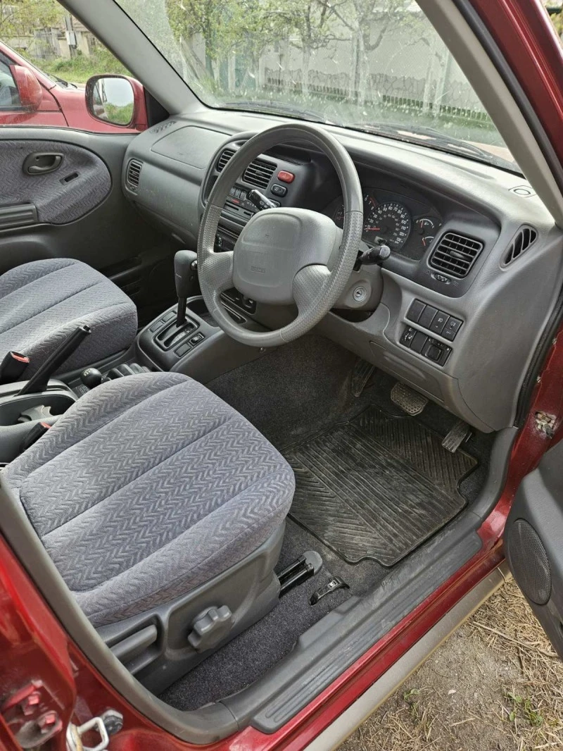 Suzuki Grand vitara 2.0i, снимка 5 - Автомобили и джипове - 45092887