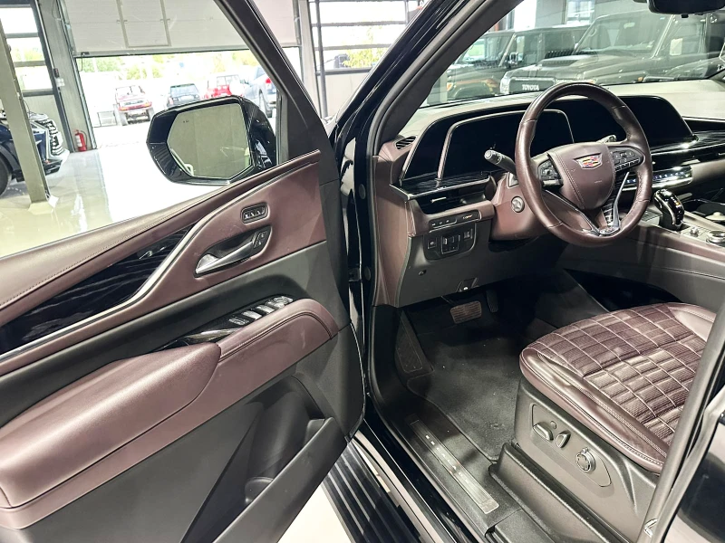 Cadillac Escalade V, снимка 10 - Автомобили и джипове - 52011883