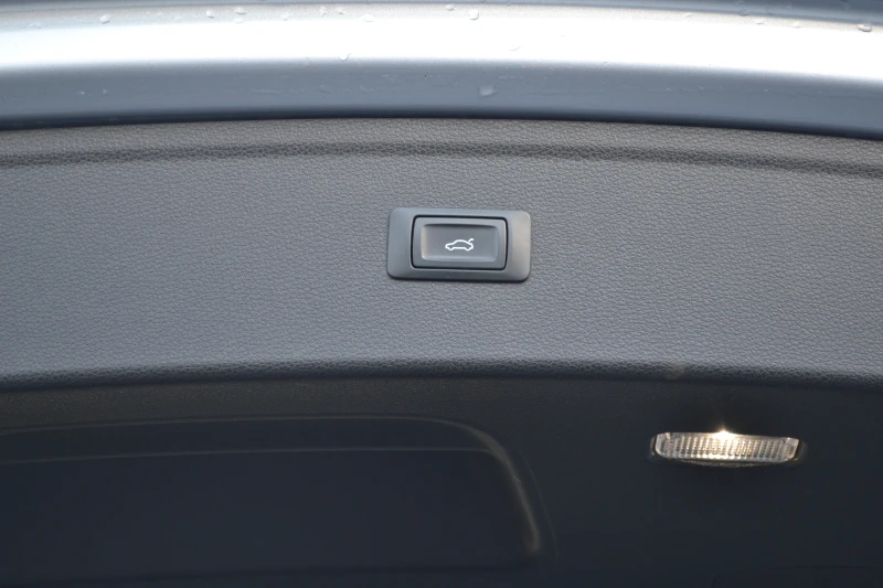 Audi Q5 2.0TDI, снимка 13 - Автомобили и джипове - 52752111