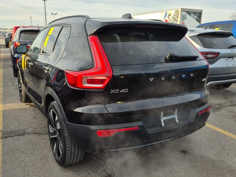Volvo XC40 PLUS DARK THEME * * CARFAX * * АВТО КРЕДИТ * * , снимка 4 - Автомобили и джипове - 52901261