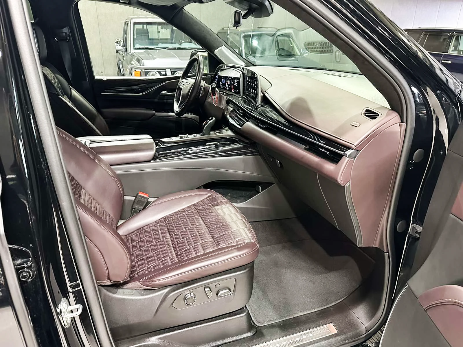 Cadillac Escalade V | Mobile.bg   12