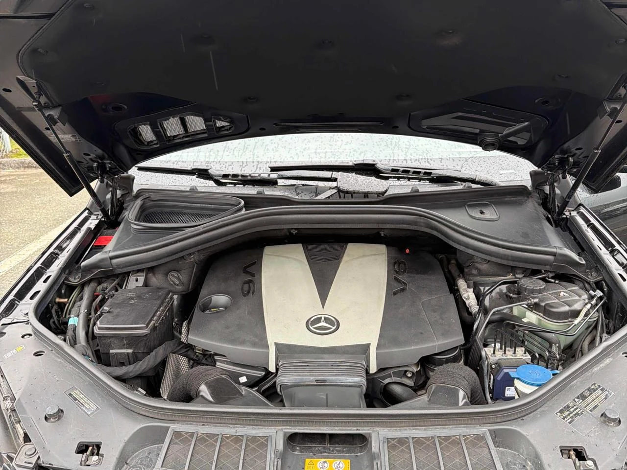 Mercedes-Benz ML 350 BlueTec* ВъздушноОкачване* AMG pack* Подгреви* H&К, снимка 11 - Автомобили и джипове - 54028233