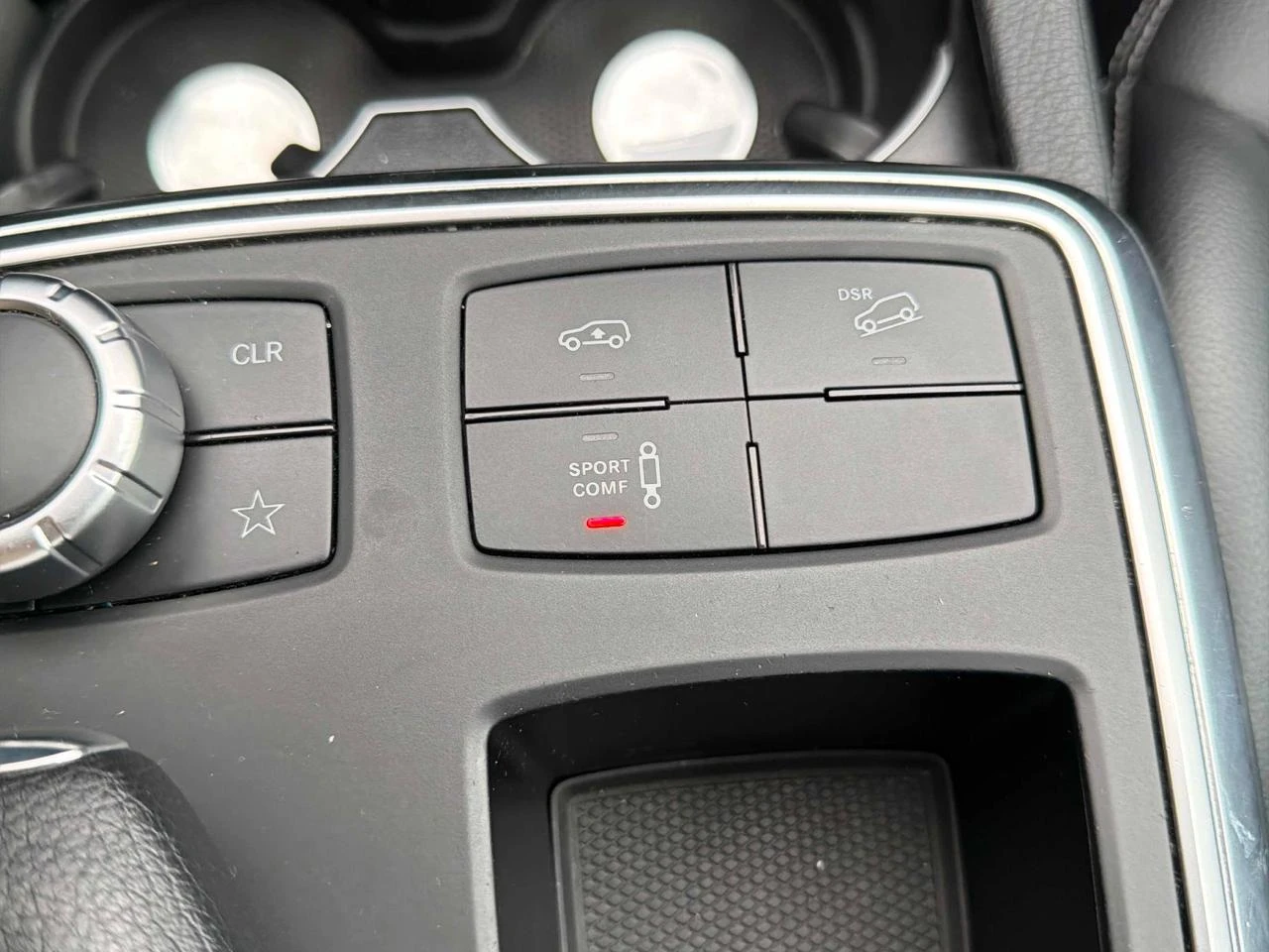 Mercedes-Benz ML 350 BlueTec* ВъздушноОкачване* AMG pack* Подгреви* H&К, снимка 13 - Автомобили и джипове - 54028233