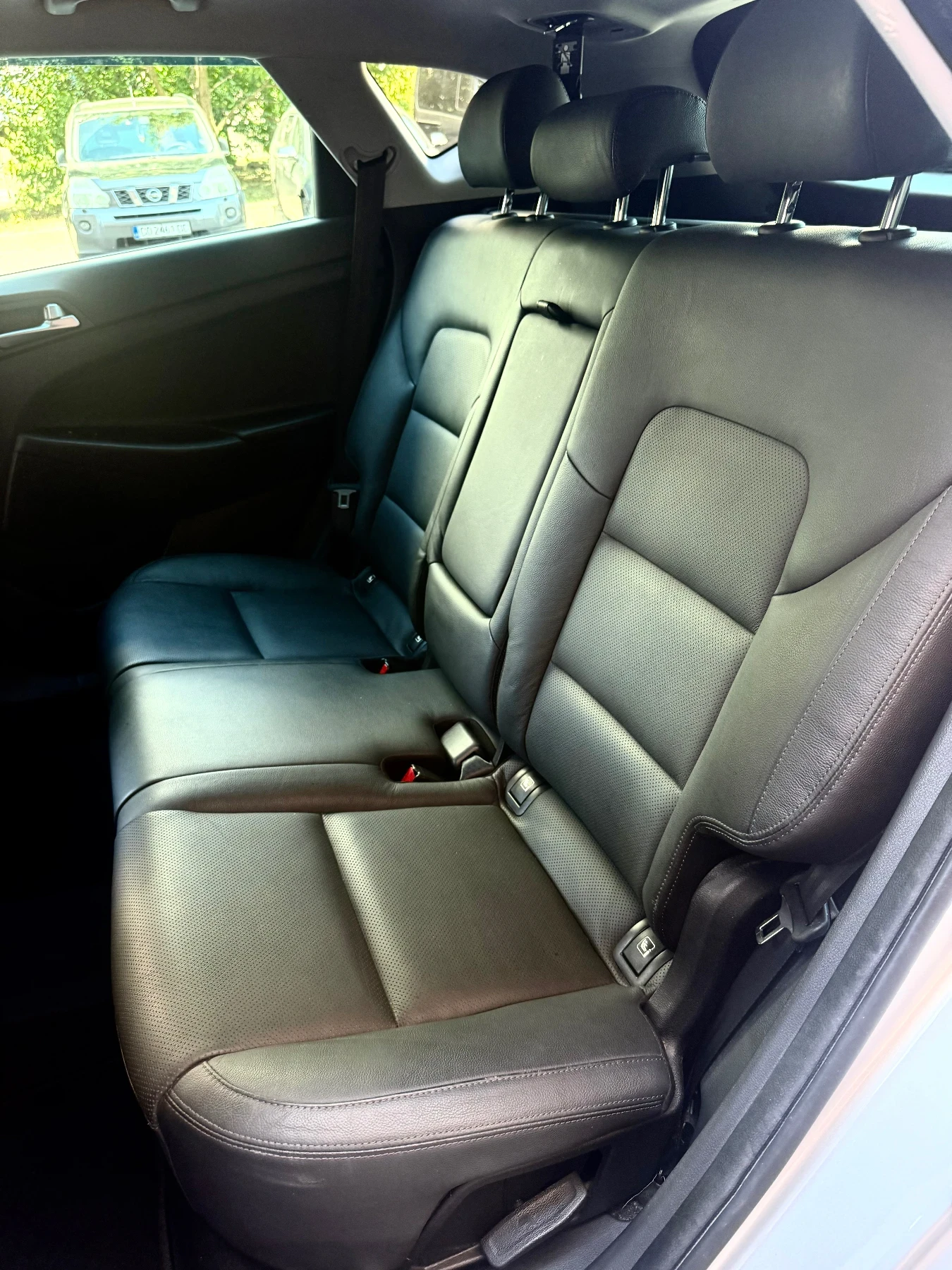 Hyundai Tucson 2.0CRDI 4WD Швейцария, снимка 12 - Автомобили и джипове - 55487074