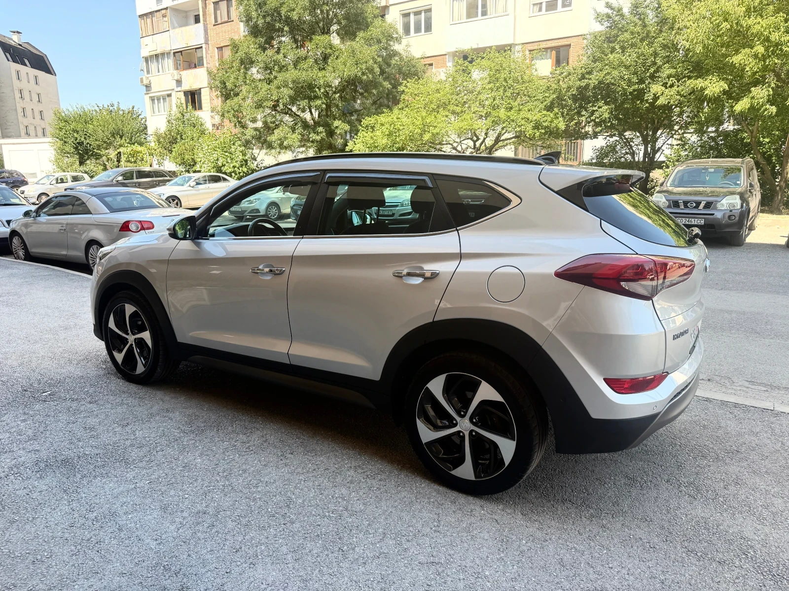 Hyundai Tucson 2.0CRDI 4WD Швейцария, снимка 7 - Автомобили и джипове - 55487074
