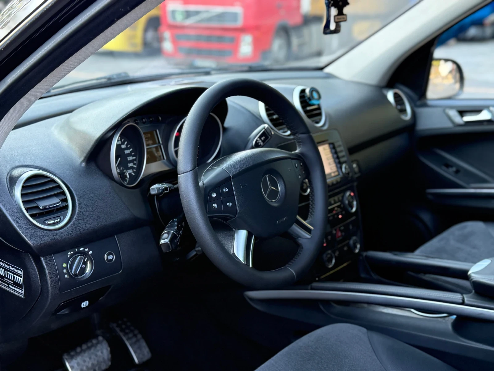 Mercedes-Benz ML 420 AMG PACK HARMAN KARDON , снимка 3 - Автомобили и джипове - 55735203