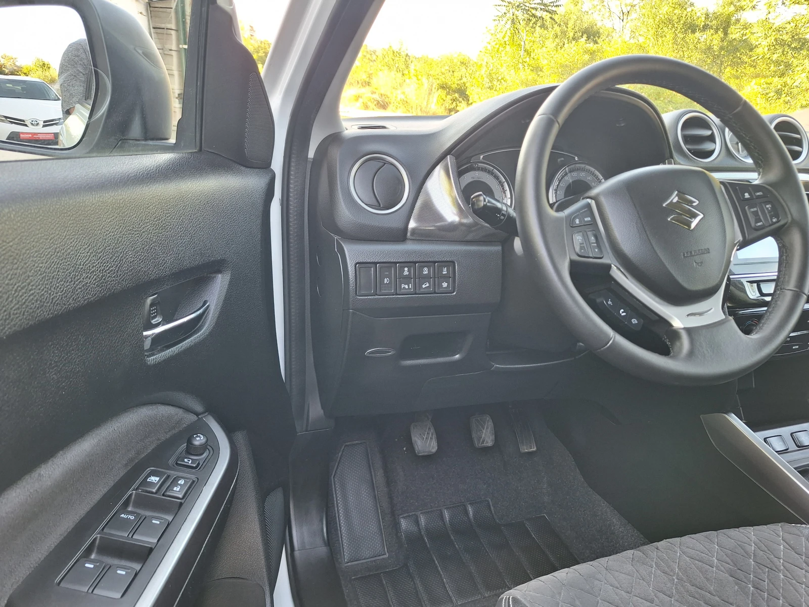 Suzuki Vitara 1.4  Boosterjet 4X4 ALLGRIP- FACE LPJ ТОП СЪСТОЯНИ, снимка 11 - Автомобили и джипове - 56082537