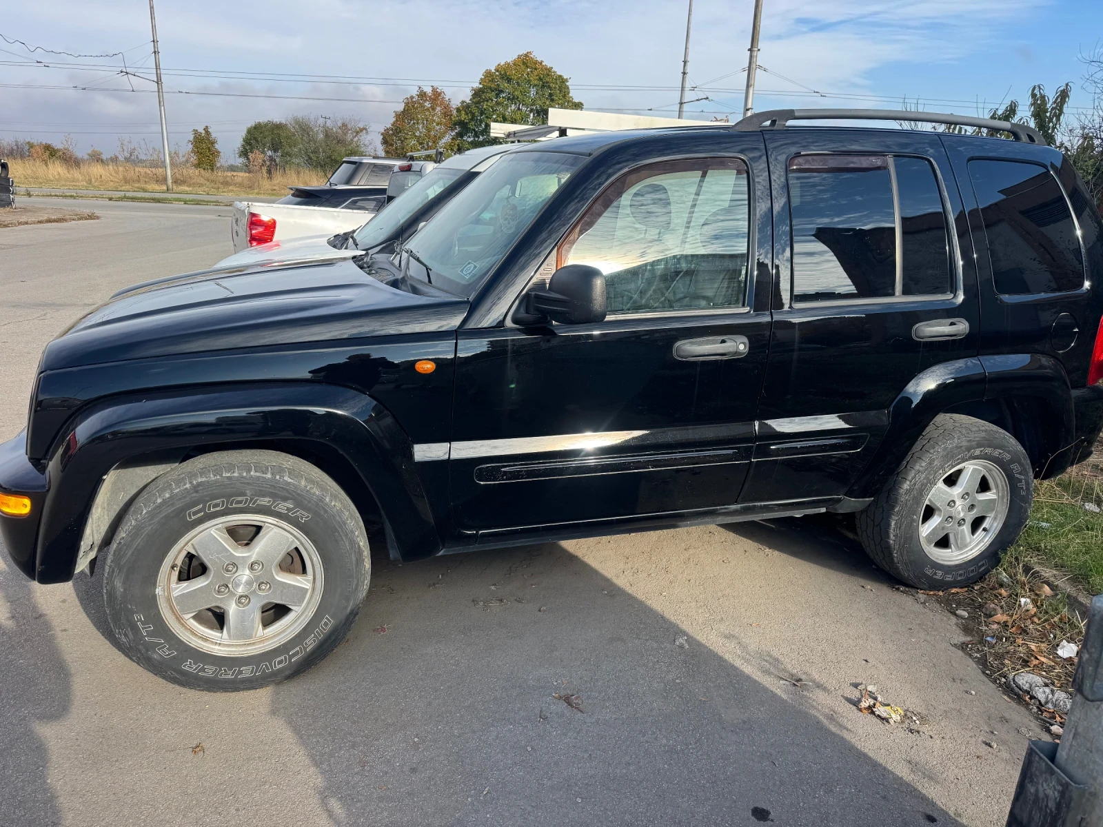 Jeep Cherokee 2.5 CRDI, снимка 2 - Автомобили и джипове - 56642444