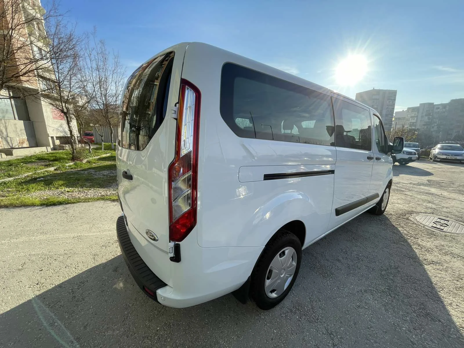 Ford Transit Custom 8+ 1 2.0L Ecoblue, снимка 3 - Бусове и автобуси - 54299003