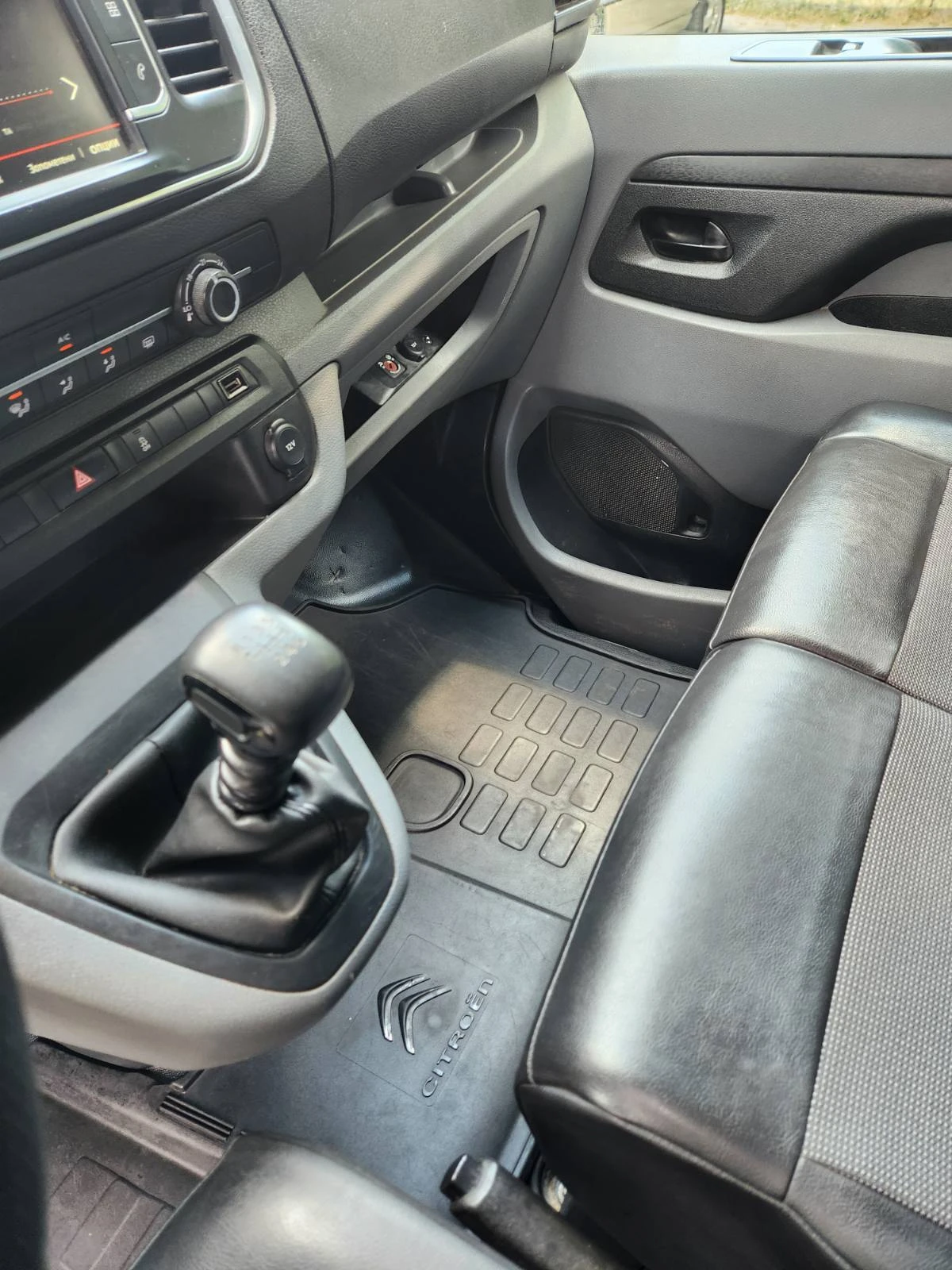 Peugeot Expert 1.6HDI, снимка 11 - Бусове и автобуси - 56727817