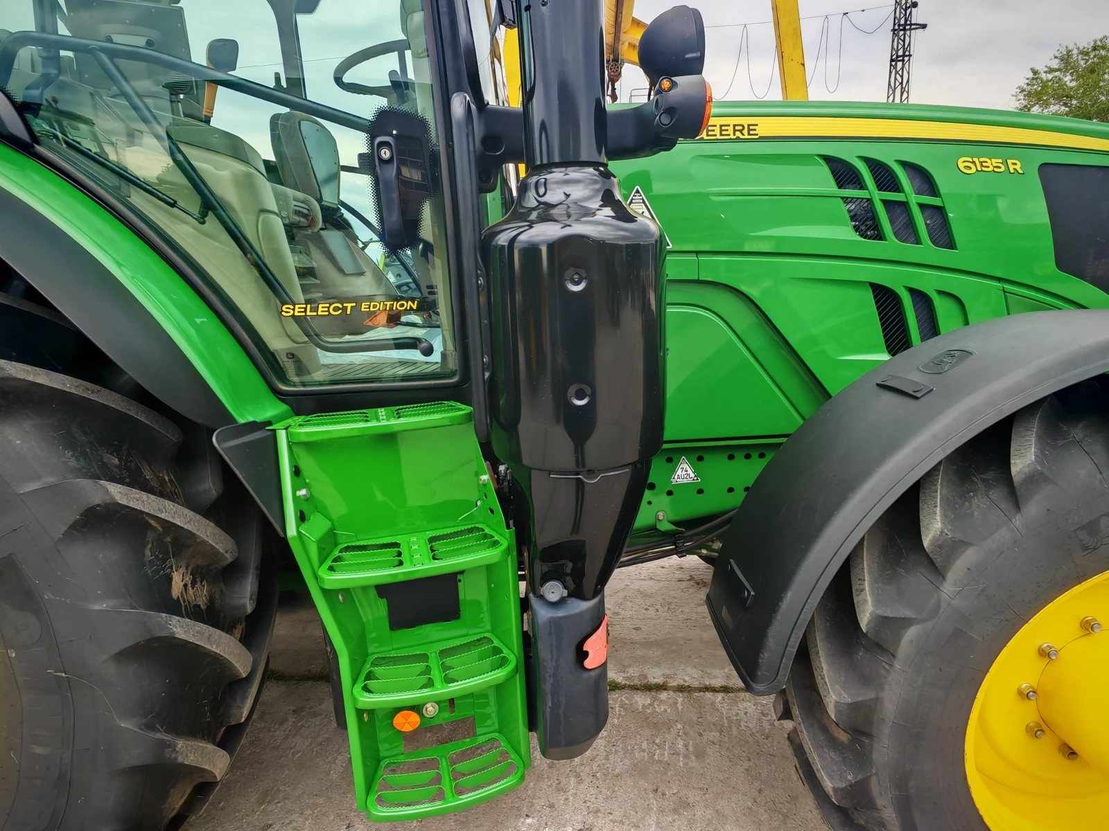 Трактор John Deere 6135R лизинг с първоначална вноска 20% - изображение 7