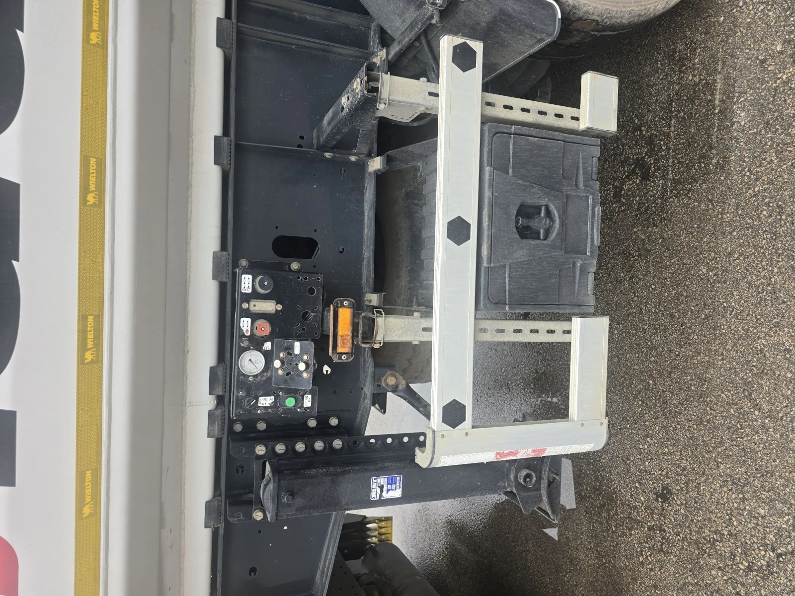 Полуремарке Wielton, снимка 3 - Ремаркета - 54088992