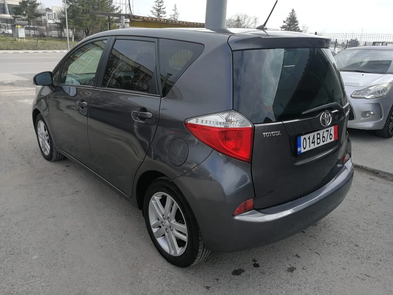 Toyota Verso S 1.3VVT , снимка 6 - Автомобили и джипове - 44634285