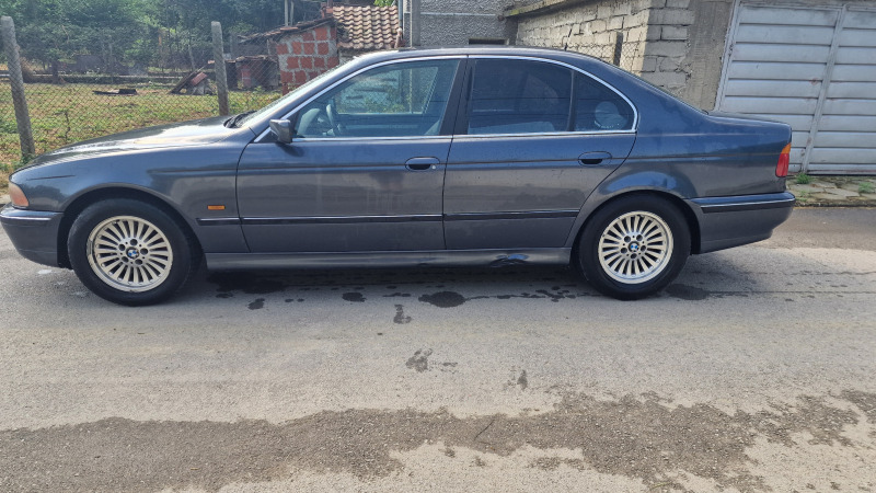 BMW 520, снимка 2 - Автомобили и джипове - 46382448