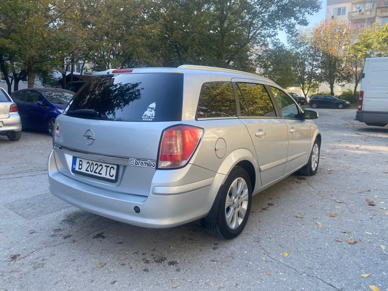 Opel Astra 1.7 CDTI , снимка 6 - Автомобили и джипове - 47704236