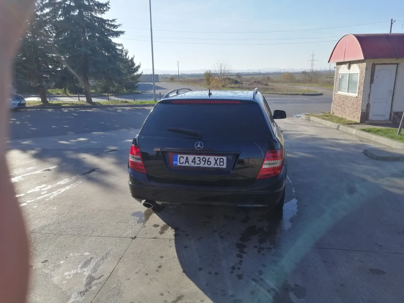 Mercedes-Benz C 220, снимка 4 - Автомобили и джипове - 47880043