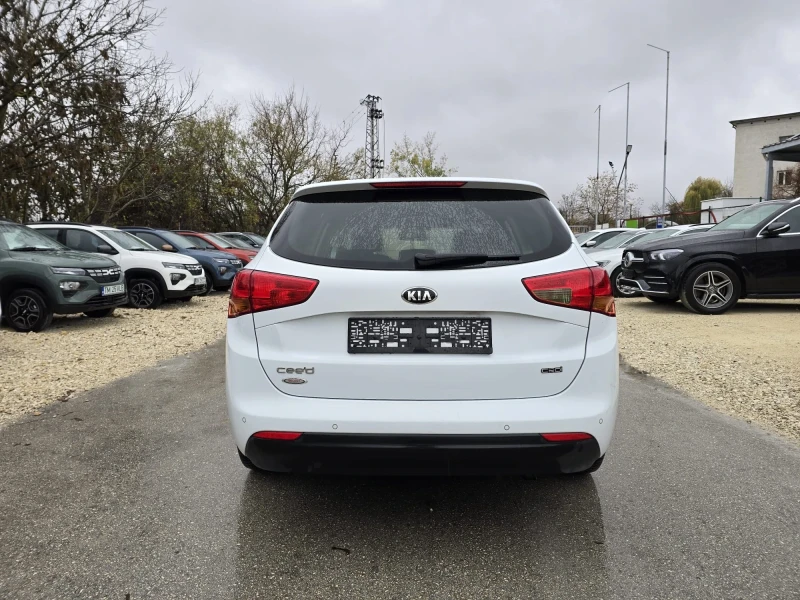 Kia Ceed 1.6CRDI 110k.c. , снимка 8 - Автомобили и джипове - 47967271