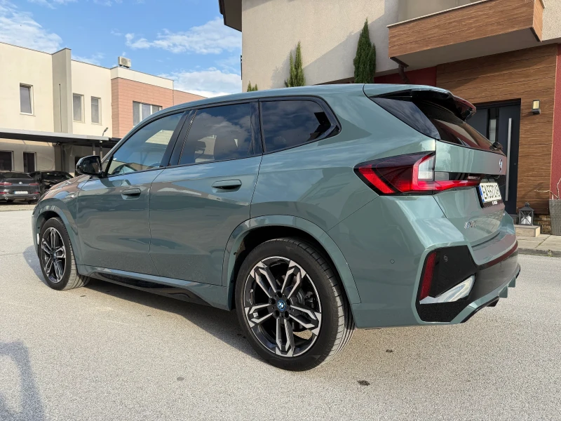 BMW iX1, снимка 5 - Автомобили и джипове - 52396555