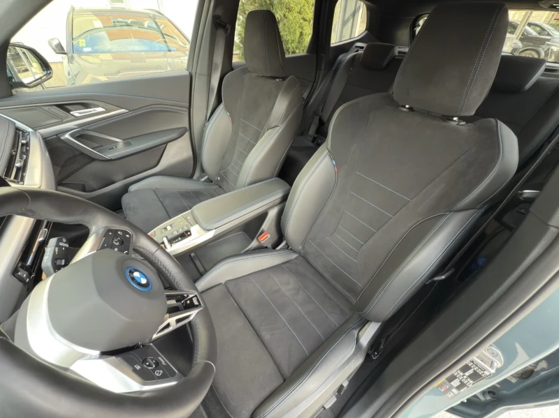 BMW iX1, снимка 9 - Автомобили и джипове - 52396555
