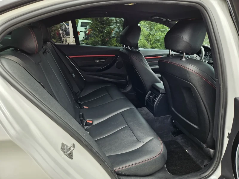 BMW 330 252kc= M PACKET= 116.000км= LED= КАМЕРА= НАВИ, снимка 12 - Автомобили и джипове - 50459448