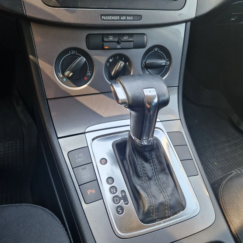 VW Passat 2.0TDI DSG, снимка 10 - Автомобили и джипове - 51141138