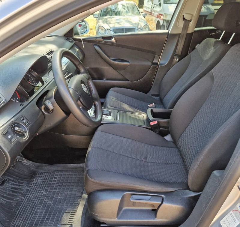VW Passat 2.0TDI DSG, снимка 7 - Автомобили и джипове - 51141138