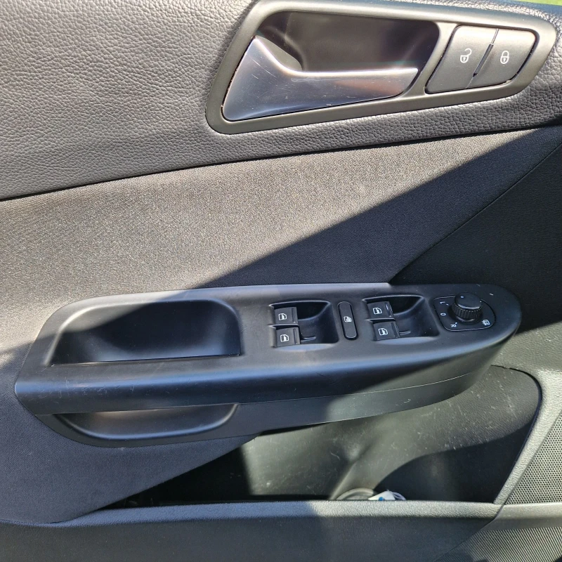 VW Passat 2.0TDI DSG, снимка 8 - Автомобили и джипове - 51141138