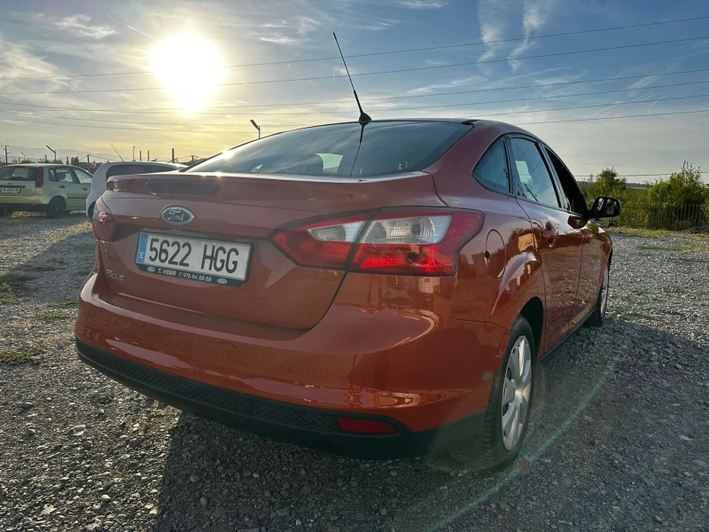 Ford Focus 1.6 TDCI - СЕДАН, снимка 7 - Автомобили и джипове - 51622532