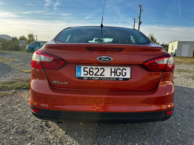Ford Focus 1.6 TDCI - СЕДАН, снимка 6 - Автомобили и джипове - 51622532
