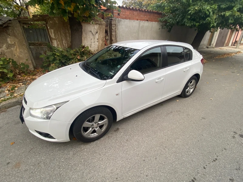 Chevrolet Cruze, снимка 2 - Автомобили и джипове - 52566743