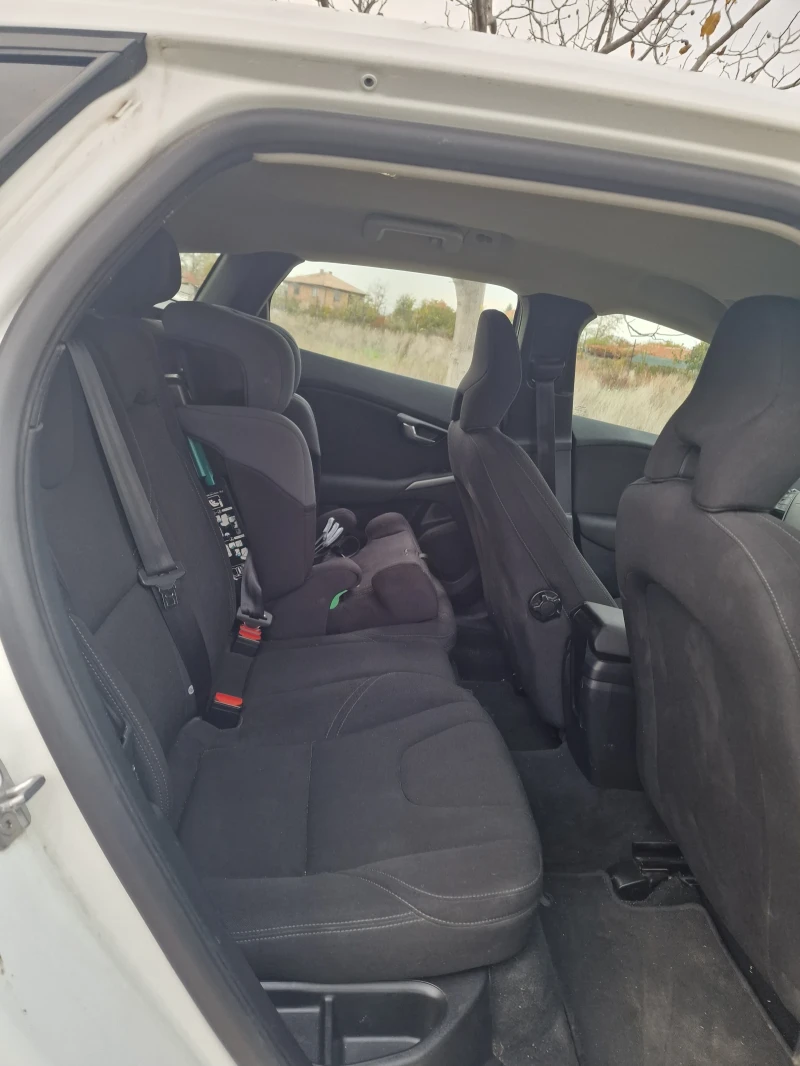 Volvo V40 2.0D automat , снимка 7 - Автомобили и джипове - 52460996