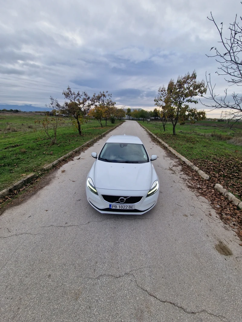 Volvo V40 2.0D automat , снимка 2 - Автомобили и джипове - 52460996
