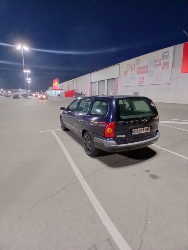 Renault Megane 1.9 dTi, снимка 2 - Автомобили и джипове - 53152503